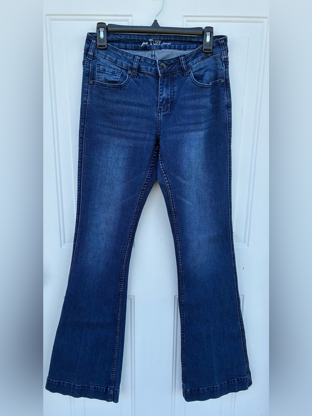 Cowgirl Tuff Jeans Women's Dark Blue Denim Flare Trousers  Size 28x37 Stretch